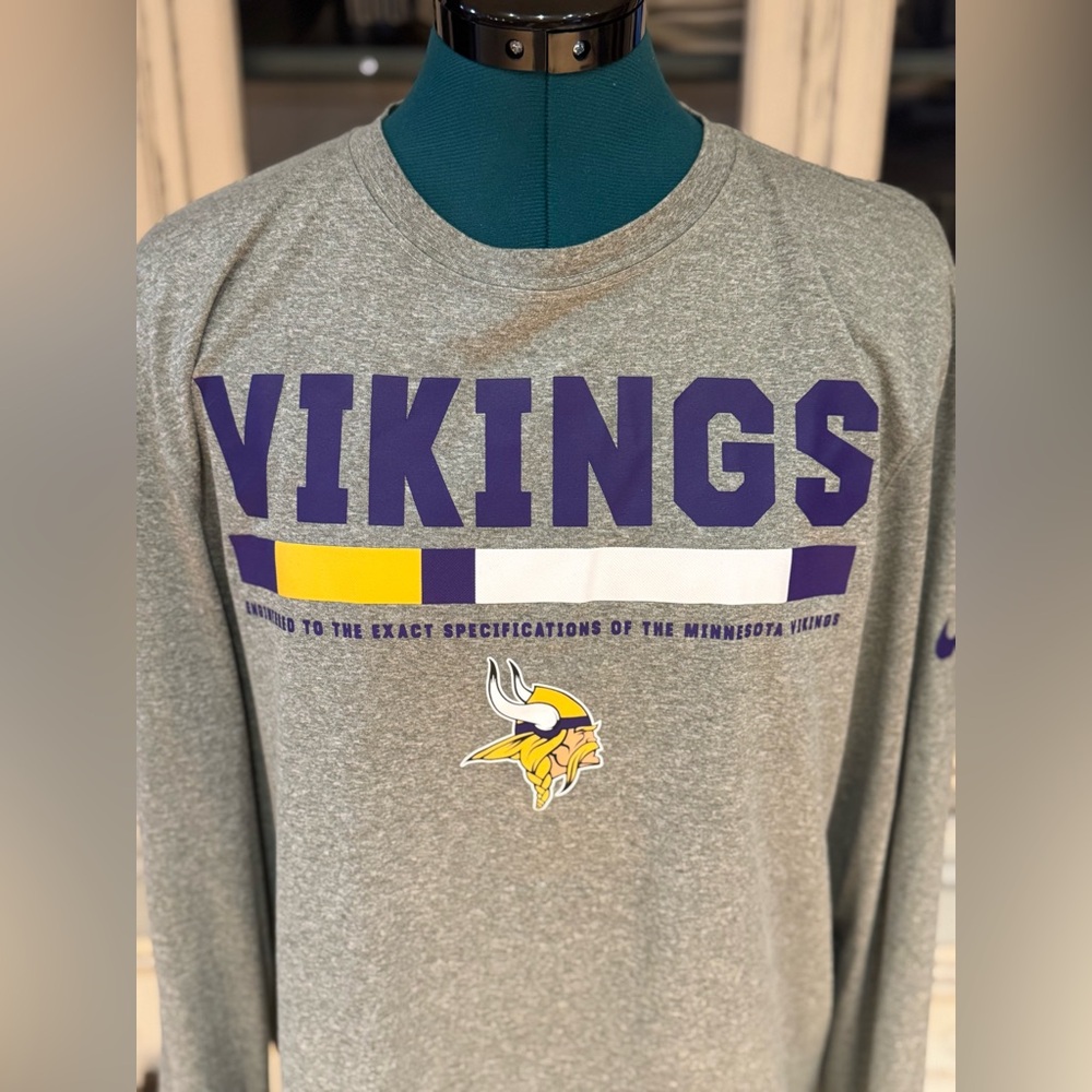 Men’s Nike Vikings Shirt - Picture 2 of 5